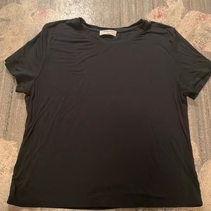 Aritzia Babaton dark green rayon crew neck tee Large